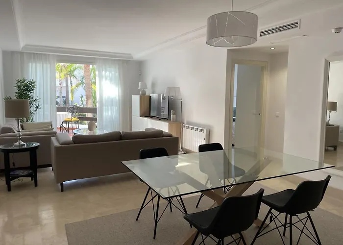 Cozy Apartments Near Puerto Banus